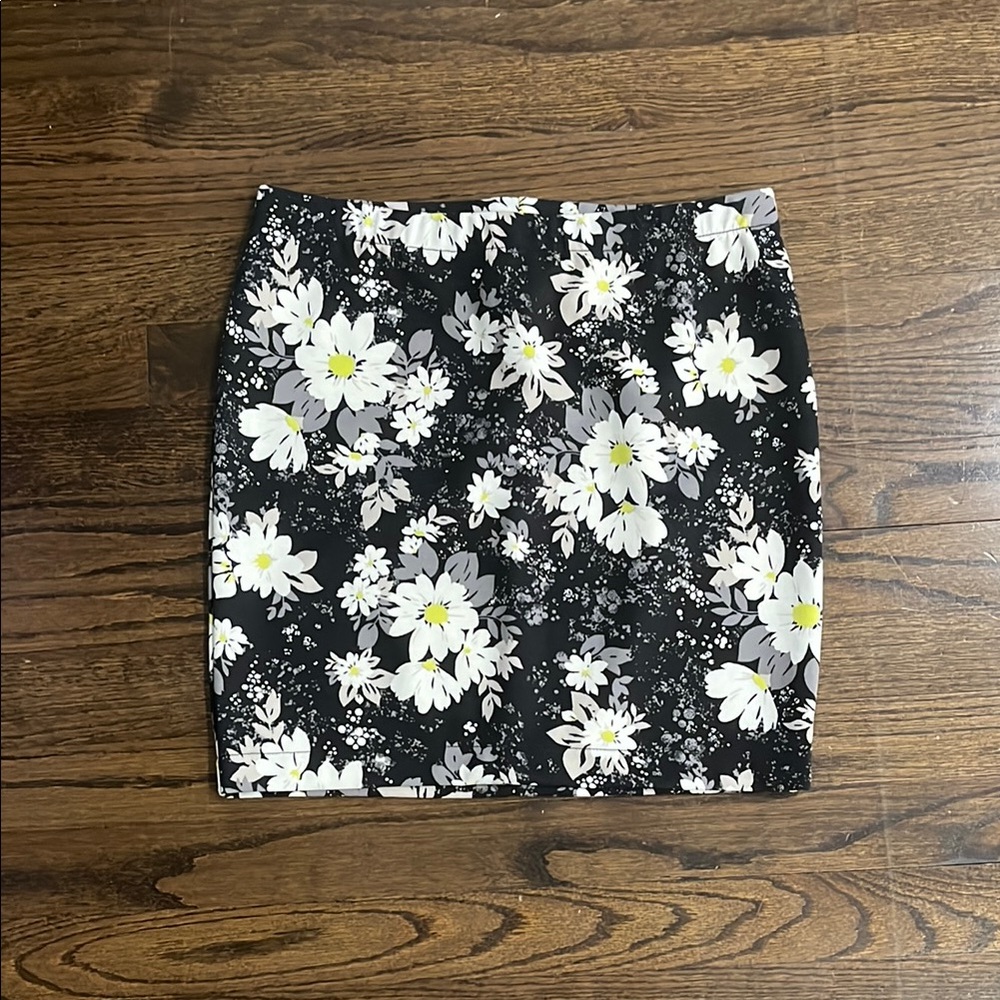 Candie’s Floral Black and White Cotton Women's Skirt